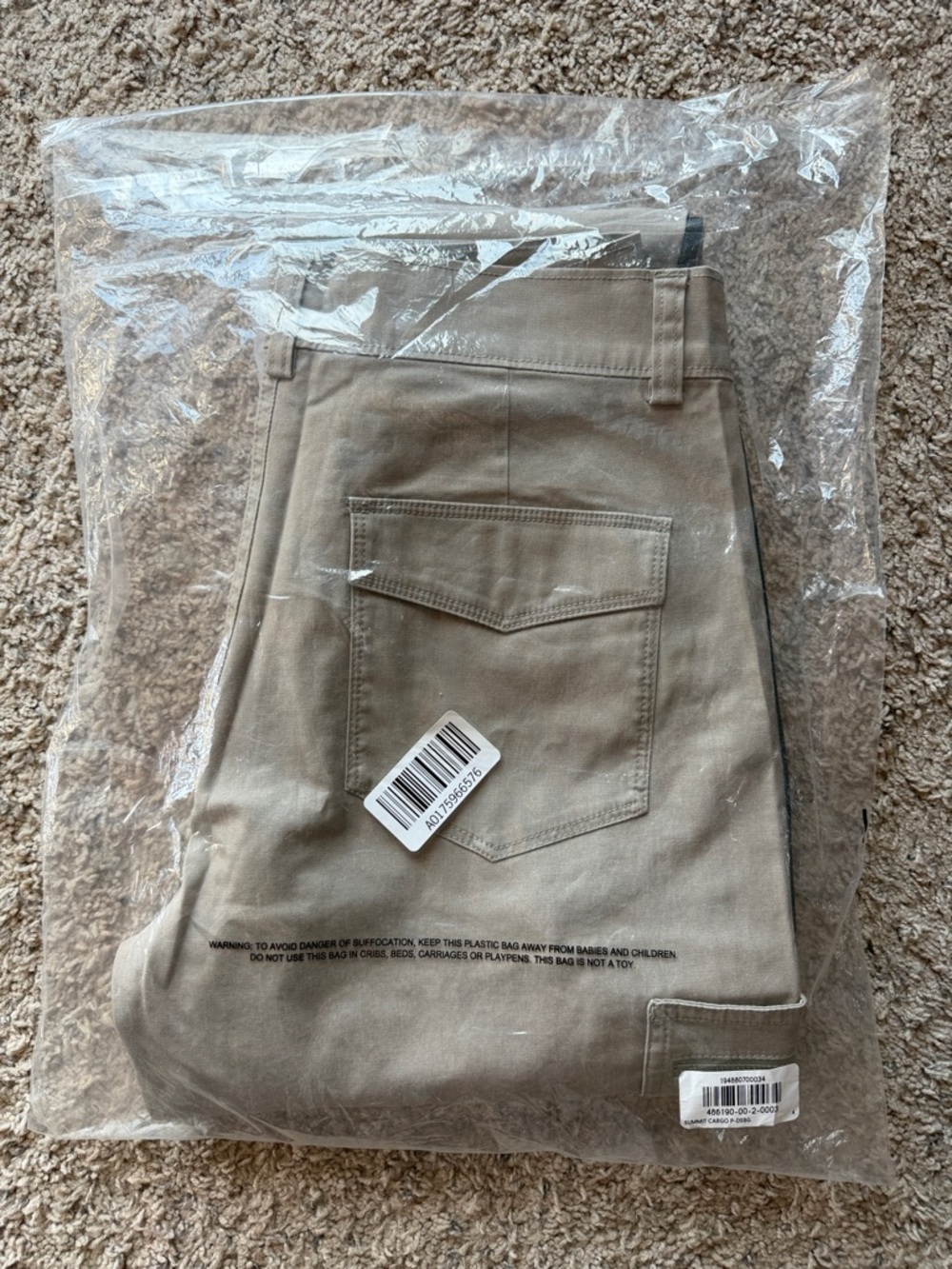 NWT Athleta Women’s Khaki Sumit Cargo Pants with Black & White Side Stripes - Picture 5 of 5